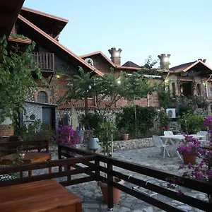 Hotel Keshtjella Syni Zi - Bujtine ***